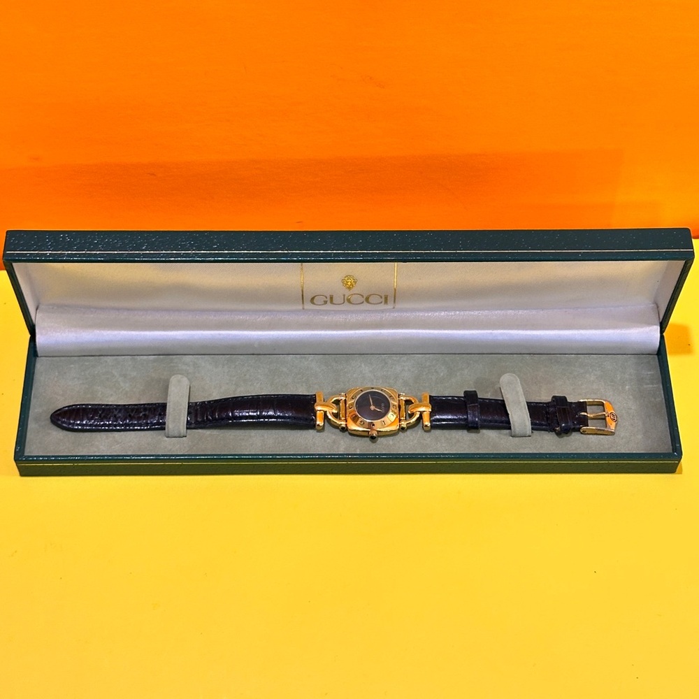 Gucci Gold and Black Women's Watch - Picture 3 of 16